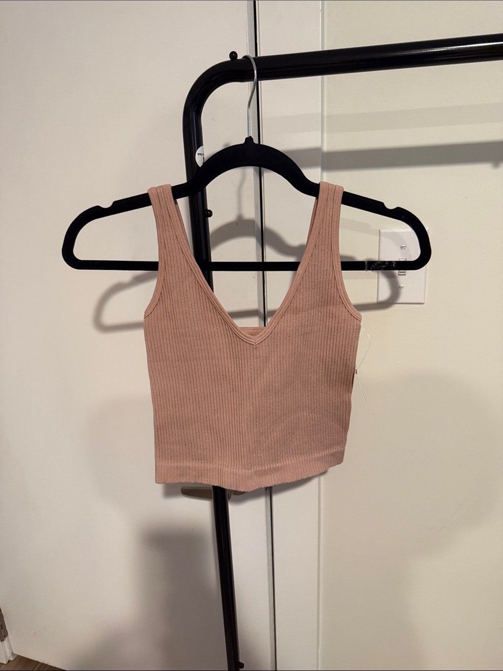 Ribbed V-Neck Cropped Tank Top - Dusty Pink